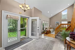 46 Golf Club Cir, Manorville, NY 11949 - Photo 5