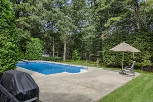 46 Golf Club Cir, Manorville, NY 11949 - Photo 39