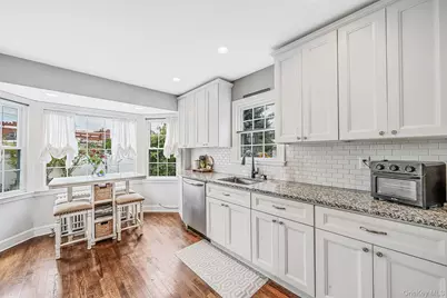 19 Cherry Avenue, West Sayville, NY 11796 - Photo 7