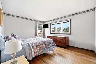 947 White Birch Lane, Wantagh, NY 11793 - Photo 15