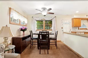 947 White Birch Ln, Wantagh, NY 11793 - Photo 7