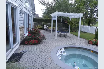 173 Hamlet Drive, Mount Sinai, NY 11766 - Photo 5