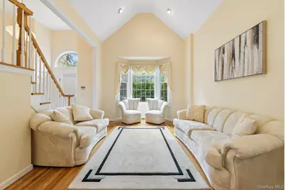 2175 Helene Avenue, Merrick, NY 11566 - Photo 7