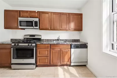 636 N Terrace Avenue #2B, Fleetwood, NY 10552 - Photo 5