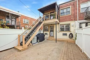 20-10 Hazen St, East Elmhurst, NY 11370 - Photo 25