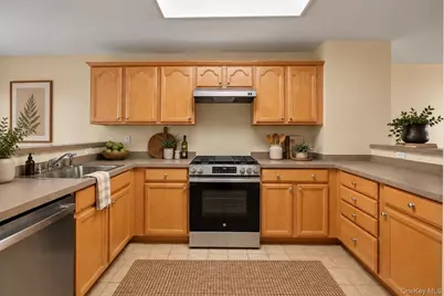 19 Putters Way #9, Middletown, NY 10940 - Photo 5