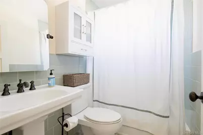 1600 Westview Drive, Mattituck, NY 11952 - Photo 17