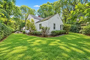 2 Glenwater Ln, East Setauket, NY 11733 - Photo 11