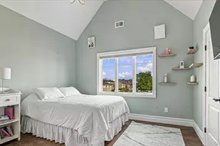 141 Sequams Ln W, West Islip, NY 11795 - Photo 17