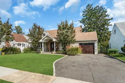 22 Bryce Avenue, Glen Cove, NY 11542 - Photo 3