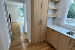 118 Willow St, Roslyn Heights, NY 11577 - Photo 15