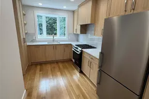 118 Willow St, Roslyn Heights, NY 11577 - Photo 13