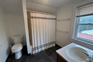 34 Hoffman St, Poughkeepsie, NY 12601 - Photo 7