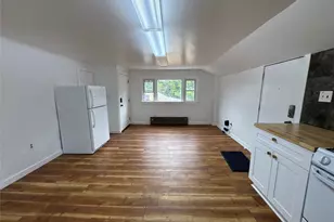 34 Hoffman St, Poughkeepsie, NY 12601 - Photo 3
