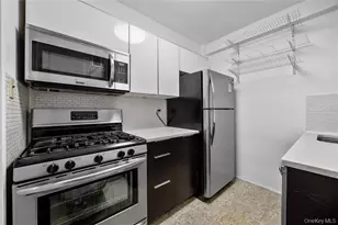 142-05 Roosevelt Ave, Flushing, NY 11354 - Photo 9