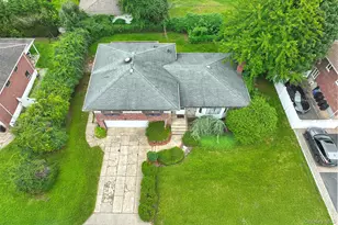 21 Goldfield St, Melville, NY 11747 - Photo 9