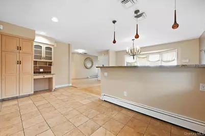 47 Royal Way, Manhasset Hills, NY 11040 - Photo 11