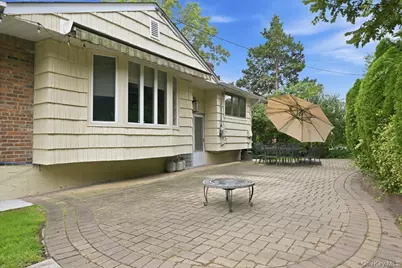 47 Royal Way, Manhasset Hills, NY 11040 - Photo 33