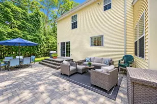 344 Barton Ave, Patchogue, NY 11772 - Photo 9