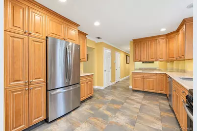 344 Barton Avenue, Patchogue, NY 11772 - Photo 17