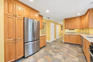 344 Barton Ave, Patchogue, NY 11772 - Photo 17