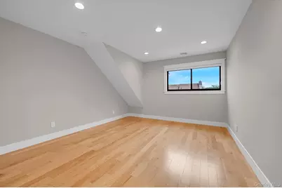 8 John Bean Court, Port Washington, NY 11050 - Photo 21
