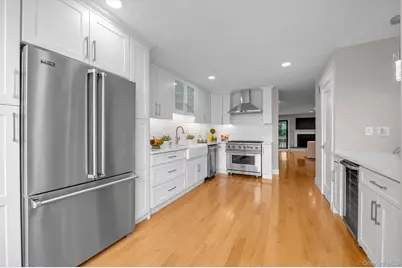 8 John Bean Court, Port Washington, NY 11050 - Photo 11