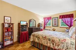 1056 Village Dr, Hauppauge, NY 11788 - Photo 15