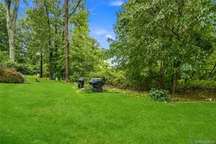 1056 Village Dr, Hauppauge, NY 11788 - Photo 23