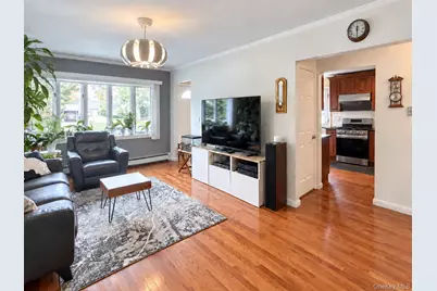 145 Westbury Avenue, Mineola, NY 11501 - Photo 7