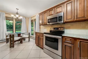 4 Lyndon Ct, Bohemia, NY 11716 - Photo 9