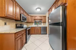 4 Lyndon Ct, Bohemia, NY 11716 - Photo 11