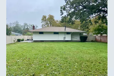 12 Marie Crescent, Commack, NY 11725 - Photo 3