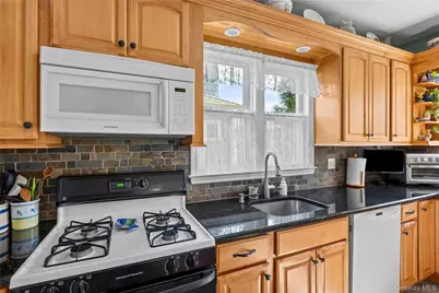 19 Willow Place, Oyster Bay, NY 11771 - Photo 9