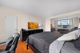 269-10 Grand Central Pkwy, Floral Park, NY 11005 - Photo 21