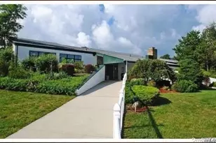 124 Village Cir W, Manorville, NY 11949 - Photo 19