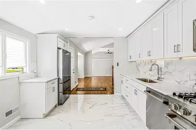 260 W 24th Street, Deer Park, NY 11729 - Photo 11