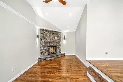 260 W 24th Street, Deer Park, NY 11729 - Photo 13