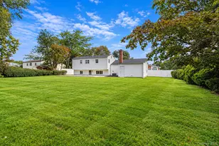 260 W 24th St, Deer Park, NY 11729 - Photo 7