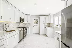 260 W 24th St, Deer Park, NY 11729 - Photo 9