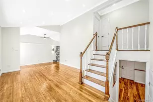 260 W 24th St, Deer Park, NY 11729 - Photo 15