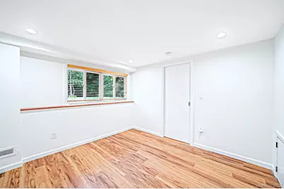 260 W 24th Street, Deer Park, NY 11729 - Photo 25