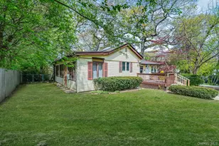 18 Houghton Blvd, Stony Brook, NY 11790 - Photo 7