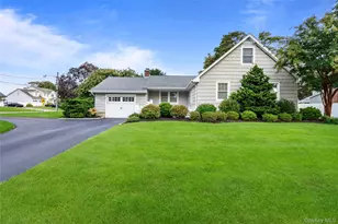 99 Benson Ave, Sayville, NY 11782 - Photo 3