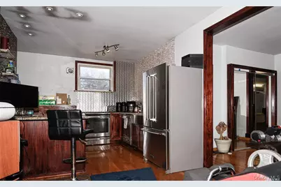 65 Sylvia Lane, Plainview, NY 11803 - Photo 13