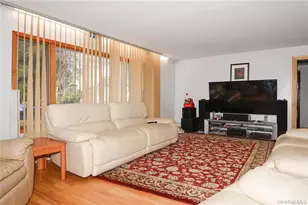 65 Sylvia Ln, Plainview, NY 11803 - Photo 9