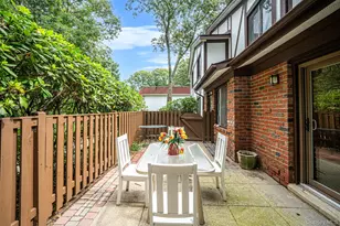 415 Clubhouse Ct, Coram, NY 11727 - Photo 3