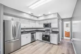 415 Clubhouse Ct, Coram, NY 11727 - Photo 11