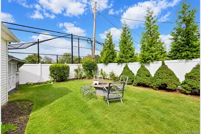 371 N Iowa Avenue, Massapequa, NY 11758 - Photo 25