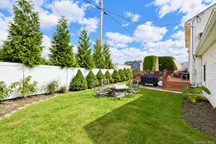 371 N Iowa Ave, Massapequa, NY 11758 - Photo 23